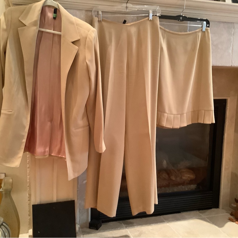 Sophisticated Tan Pantsuit with Wide-Leg Design